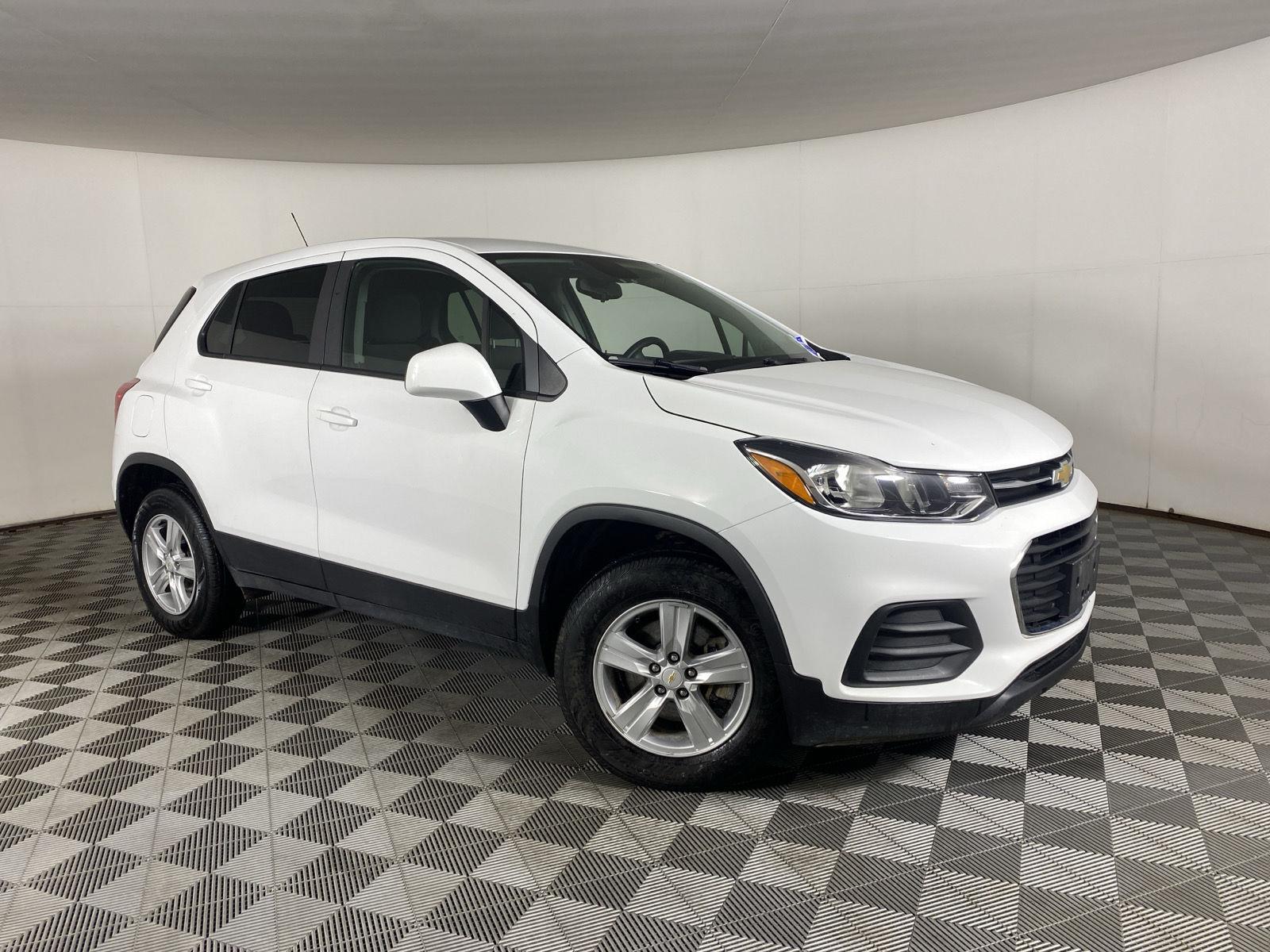 Used 2020 Summit White Chevrolet LS image 10