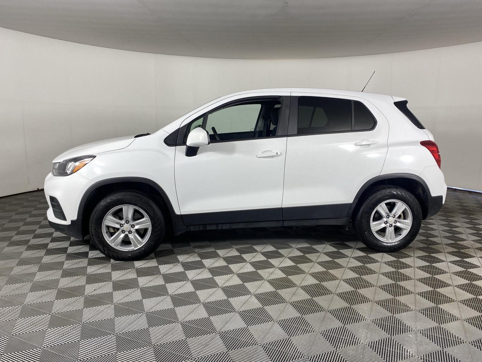 Used 2020 Summit White Chevrolet LS image 13