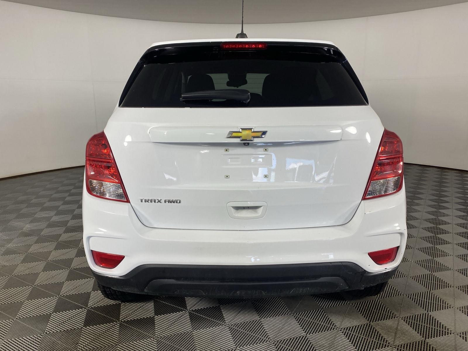 Used 2020 Summit White Chevrolet LS image 15