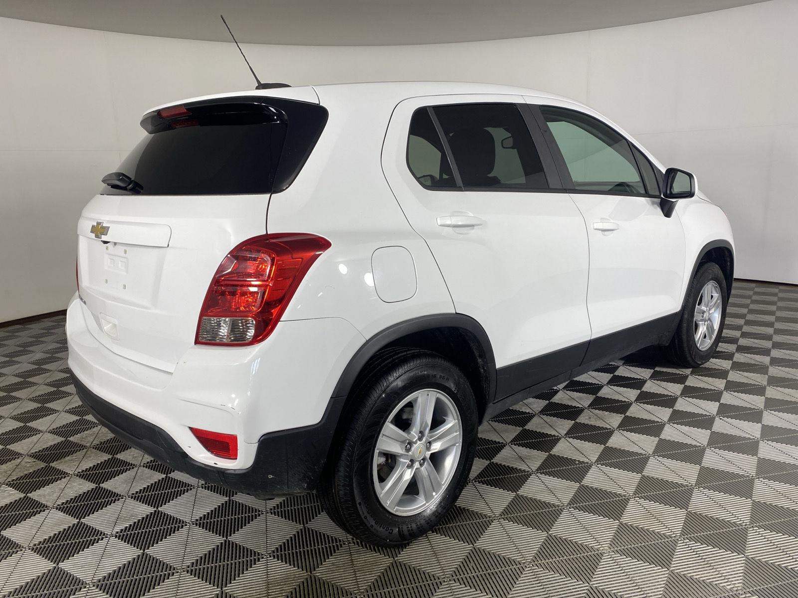 Used 2020 Summit White Chevrolet LS image 16