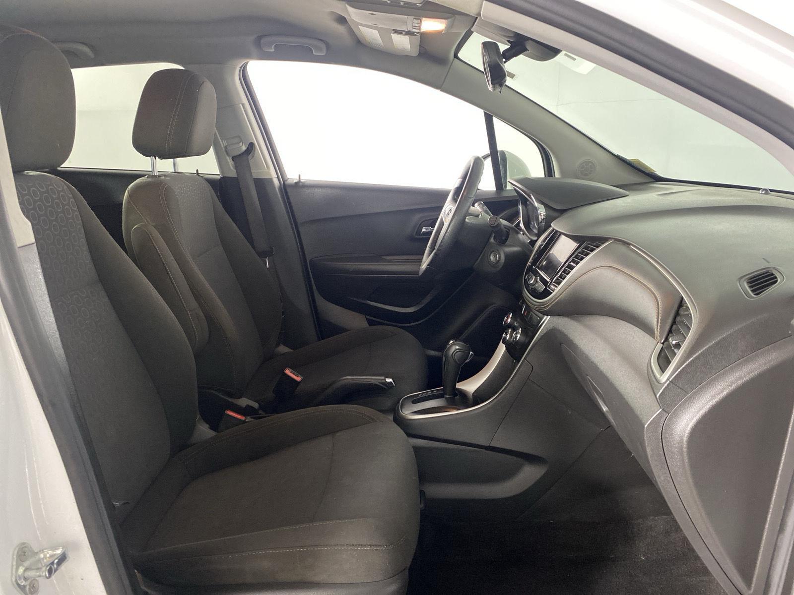 Used 2020 Summit White Chevrolet LS image 32