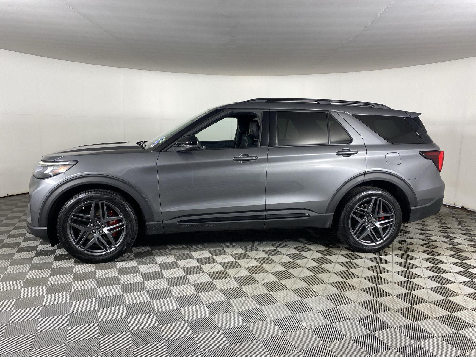 Used 2025 Carbonized Gray Ford ST image 14