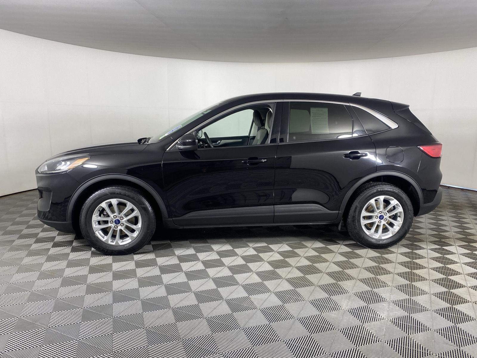 Used 2021 Agate Black Ford SE image 7