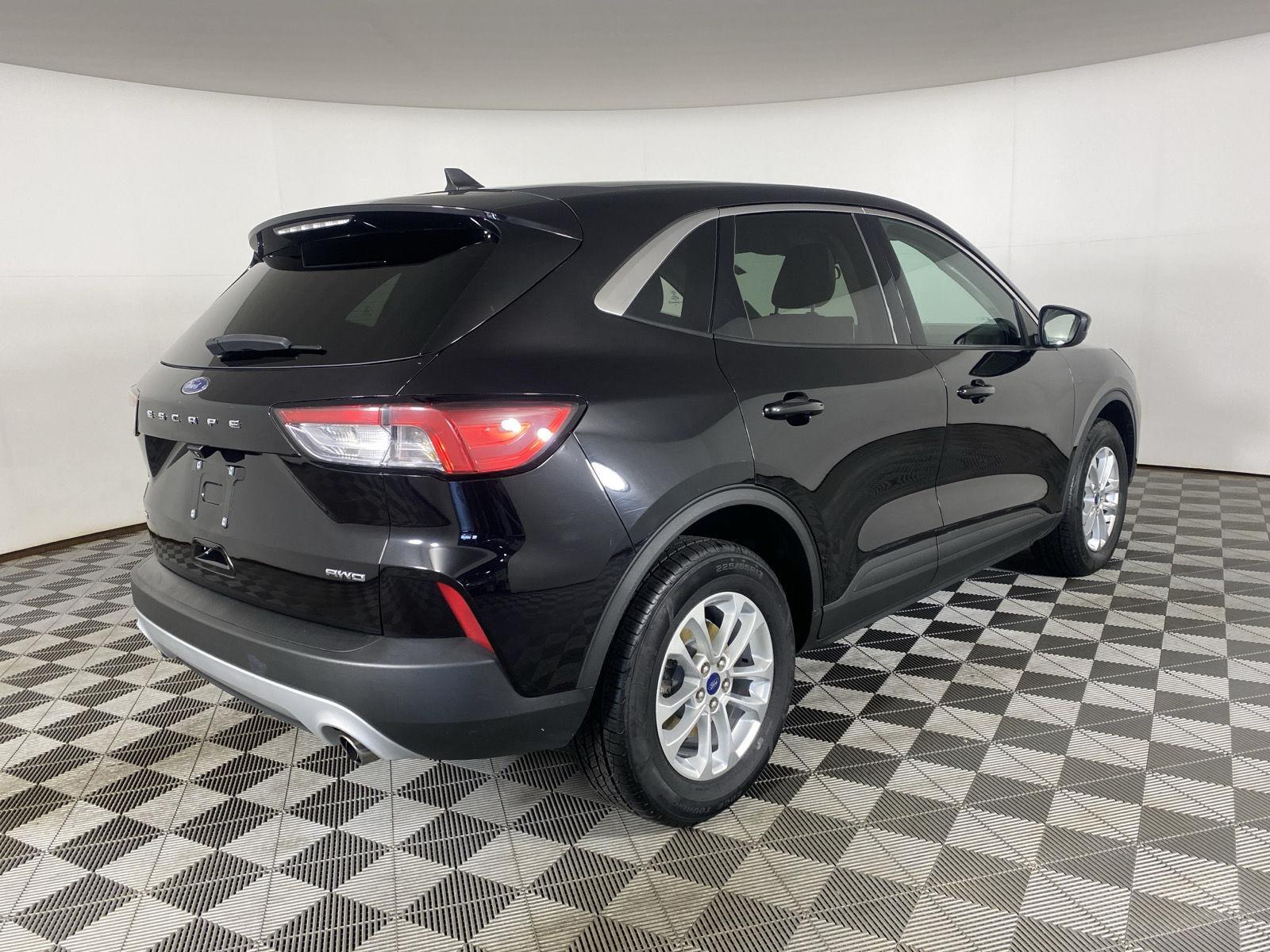 Used 2021 Agate Black Ford SE image 10