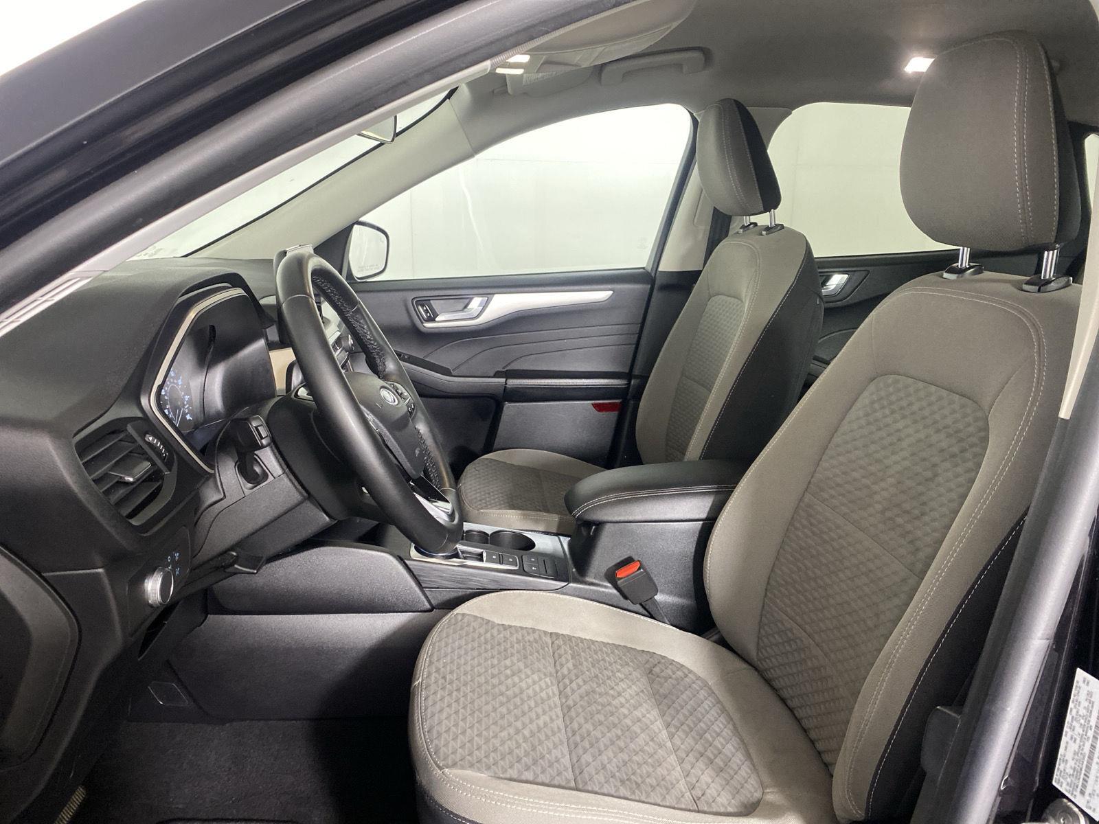 Used 2021 Agate Black Ford SE image 13