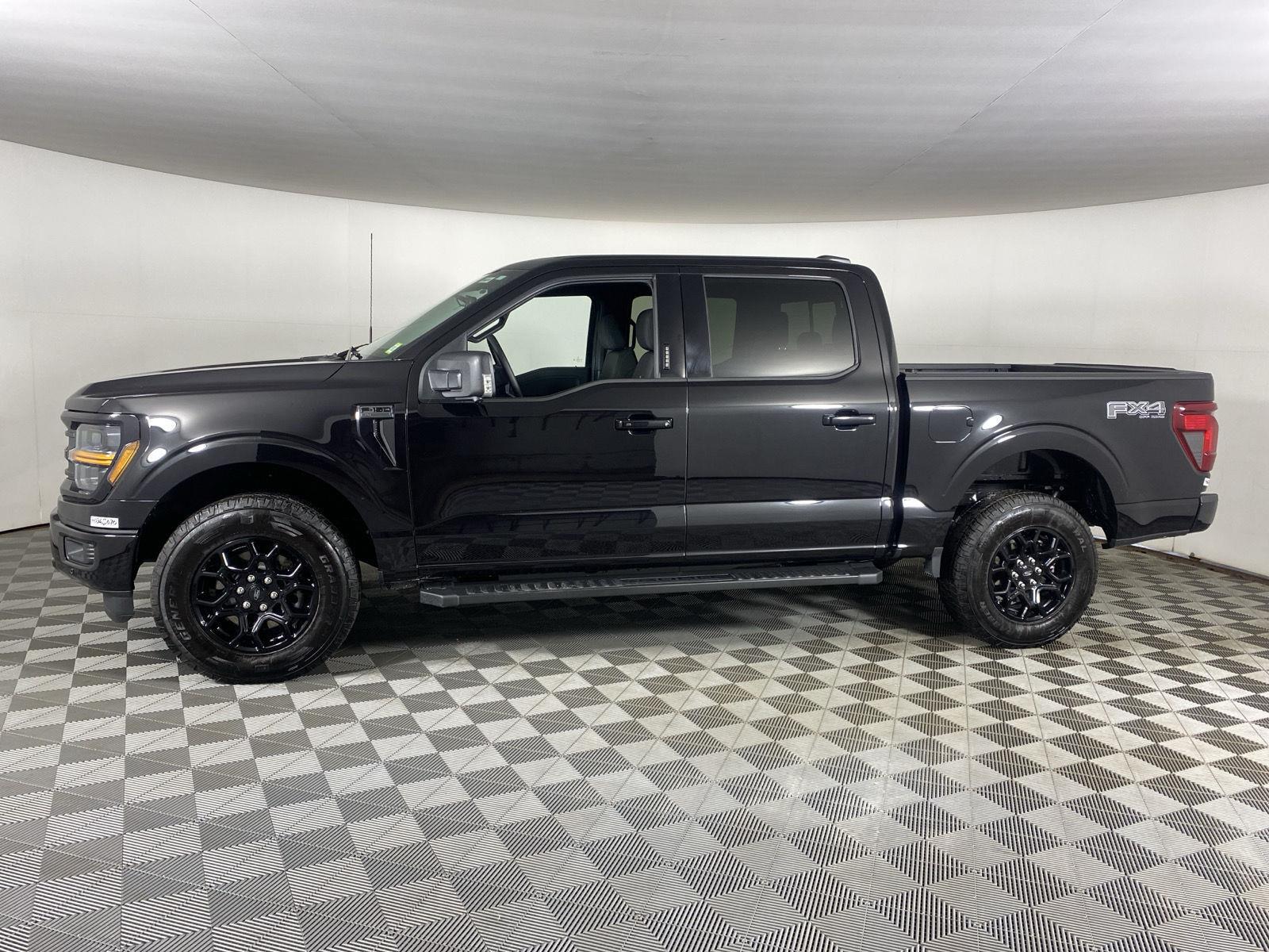 Used 2026 Agate Black Ford XLT image 4