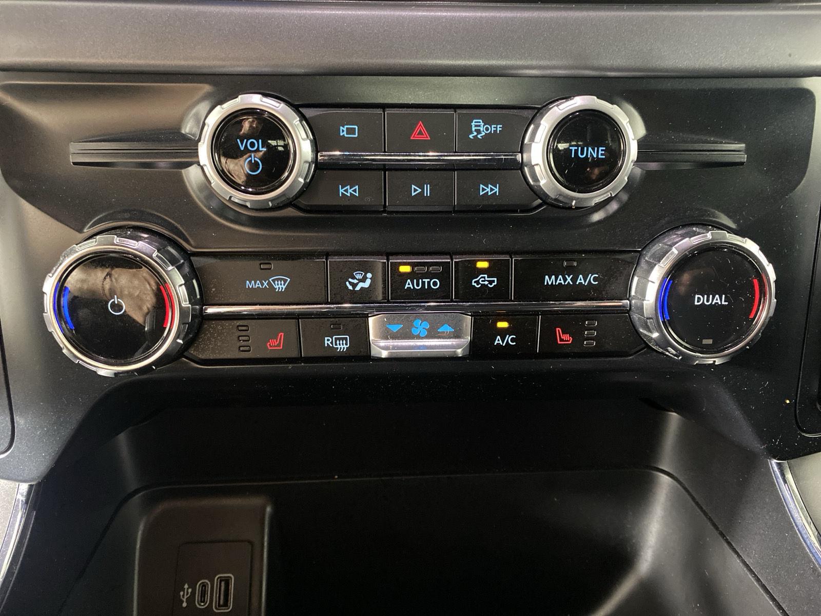 Used 2026 Agate Black Ford XLT image 22