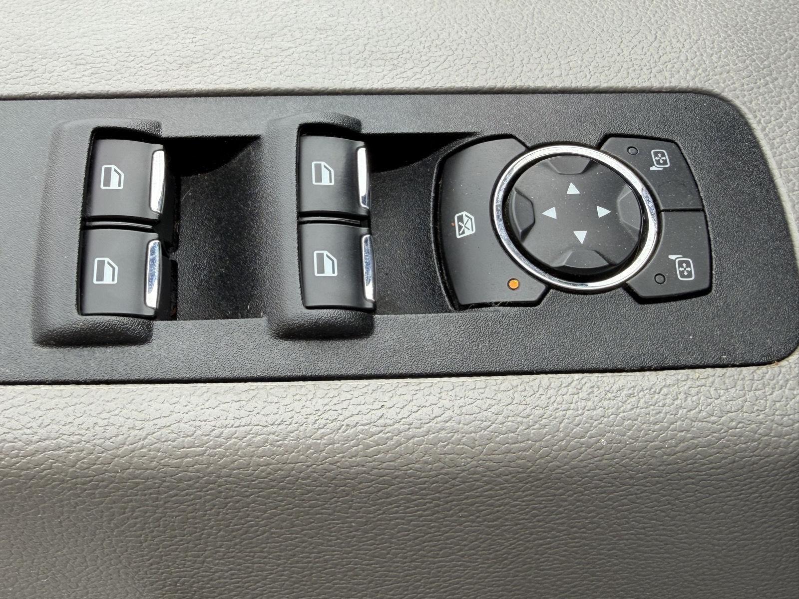 Used 2020 Blue Jeans Ford XLT image 9
