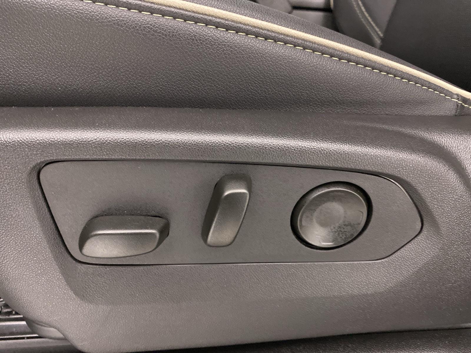 Used 2025 Summit White GMC Elevation image 14