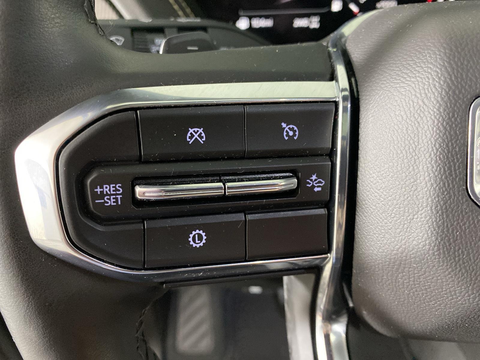 Used 2025 Summit White GMC Elevation image 18