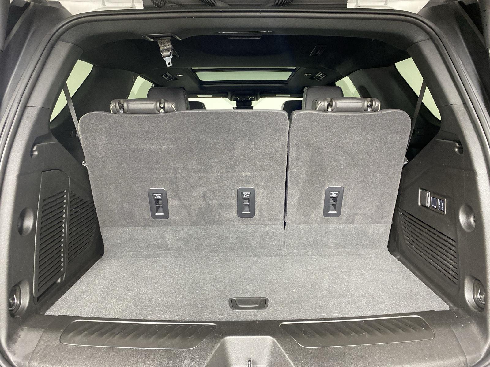 Used 2025 Summit White GMC Elevation image 31