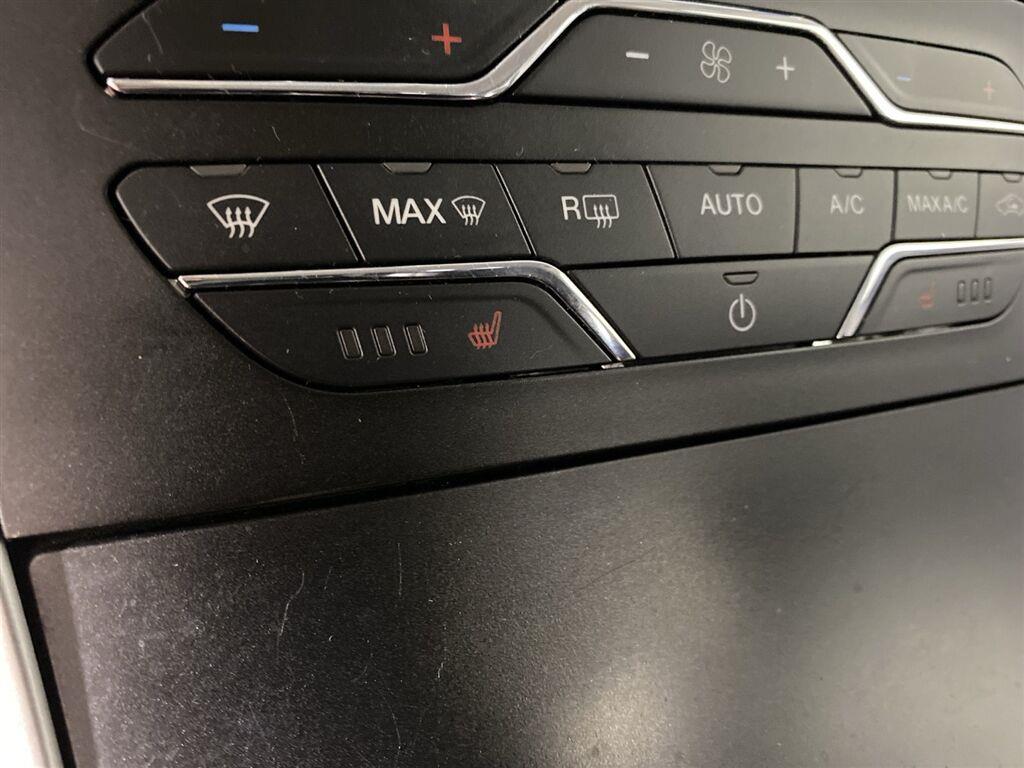 Used 2019 Magnetic Ford SEL image 24