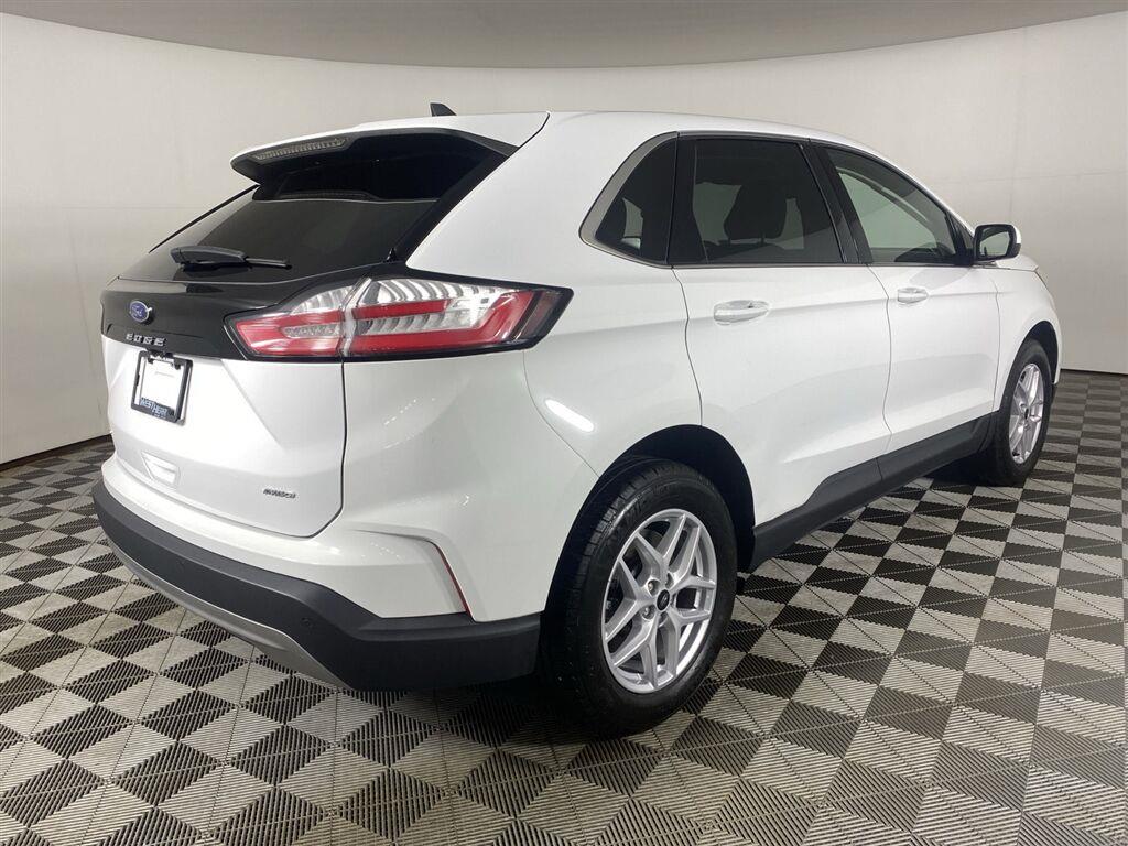 Used 2023 Oxford White Ford SEL image 7