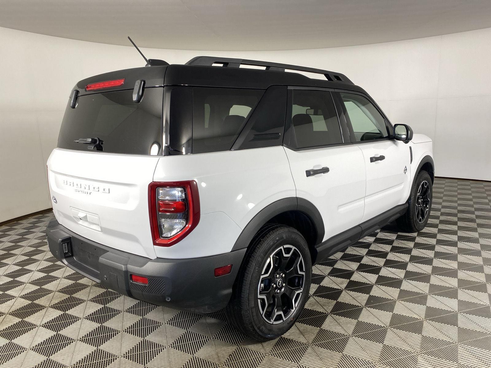 New 2026 Oxford White Ford Outer Banks image 7