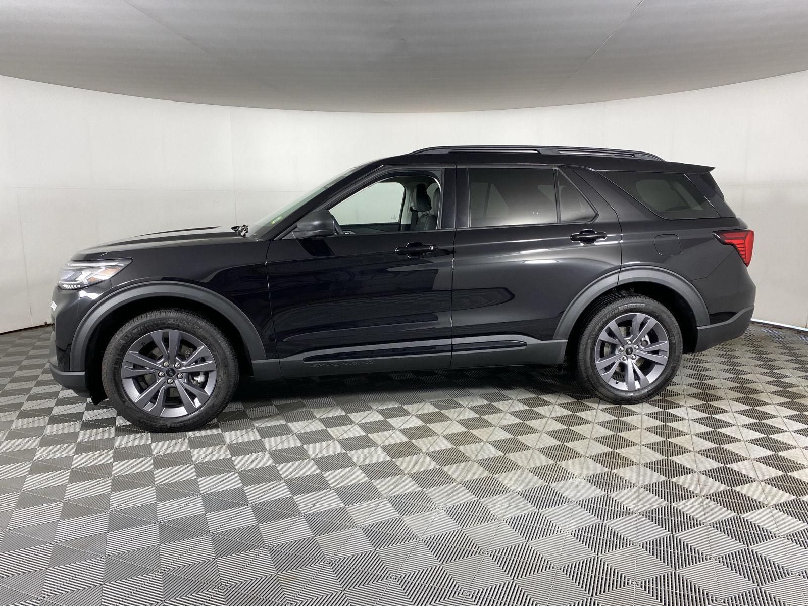 New 2026 Agate Black Ford Active w/200A Pkg image 4