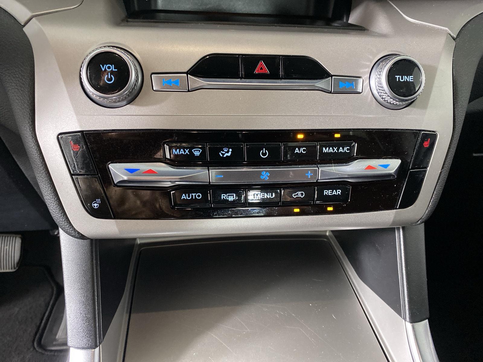 Used 2023 Stone Blue Ford XLT image 22