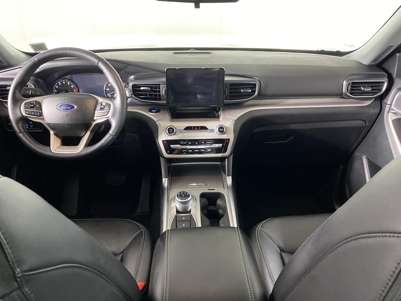 Used 2023 Stone Blue Ford XLT image 2