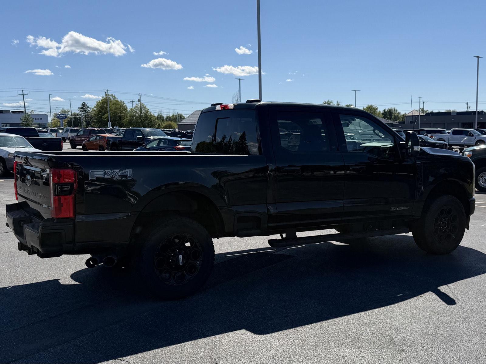 Used 2024  Ford LARIAT image 6