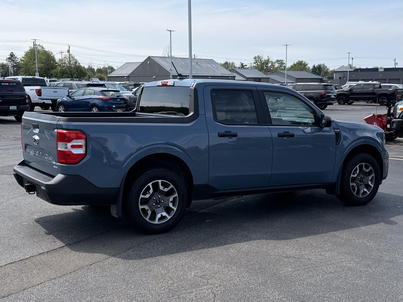 Used 2024 Azure Gray Metallic Tri-Coat Ford XLT image 4