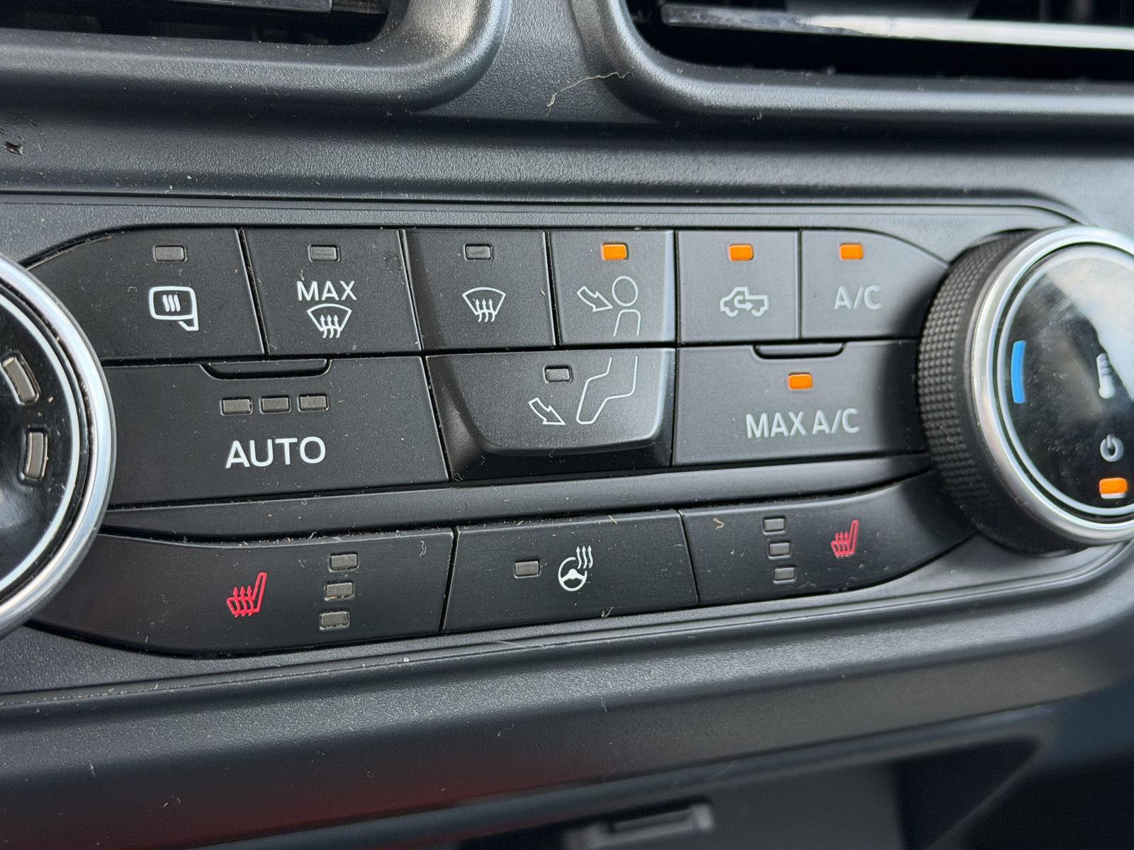 Used 2024 Azure Gray Metallic Tri-Coat Ford XLT image 7