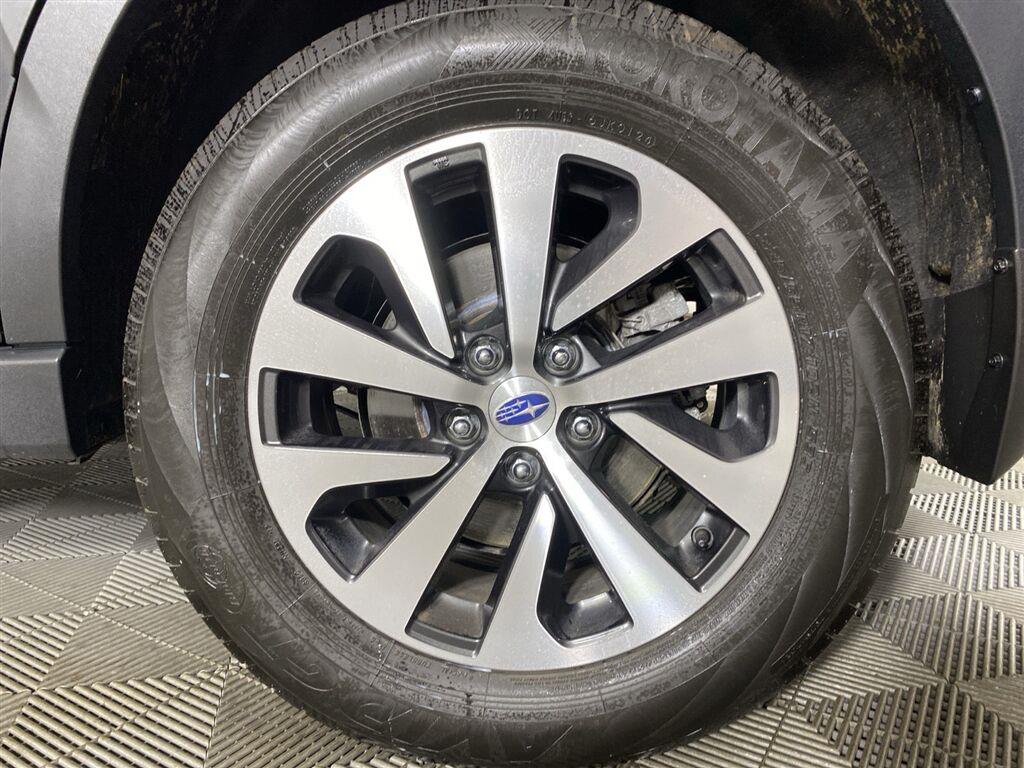Used 2025 Crystal Black Silica Subaru Premium image 12