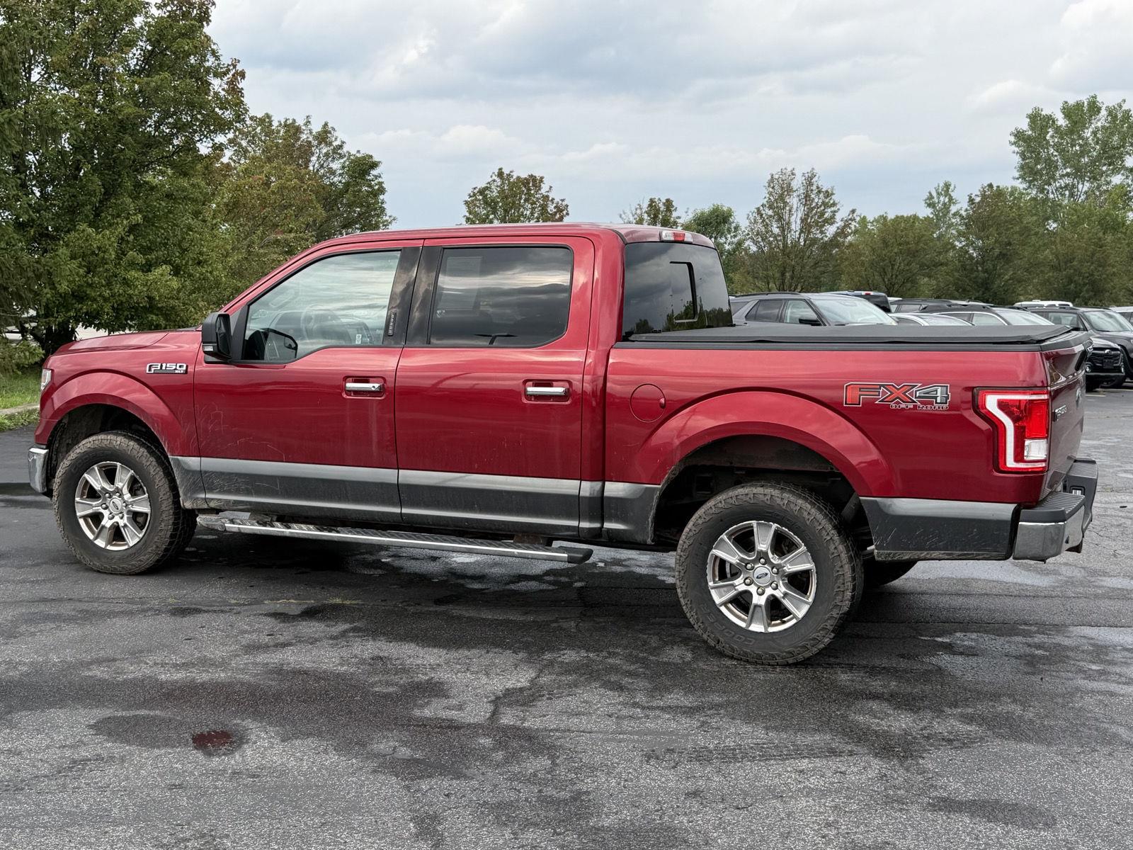 Used 2017 Ruby Red Metallic Tinted Clearcoat/Magnetic Ford XLT image 5