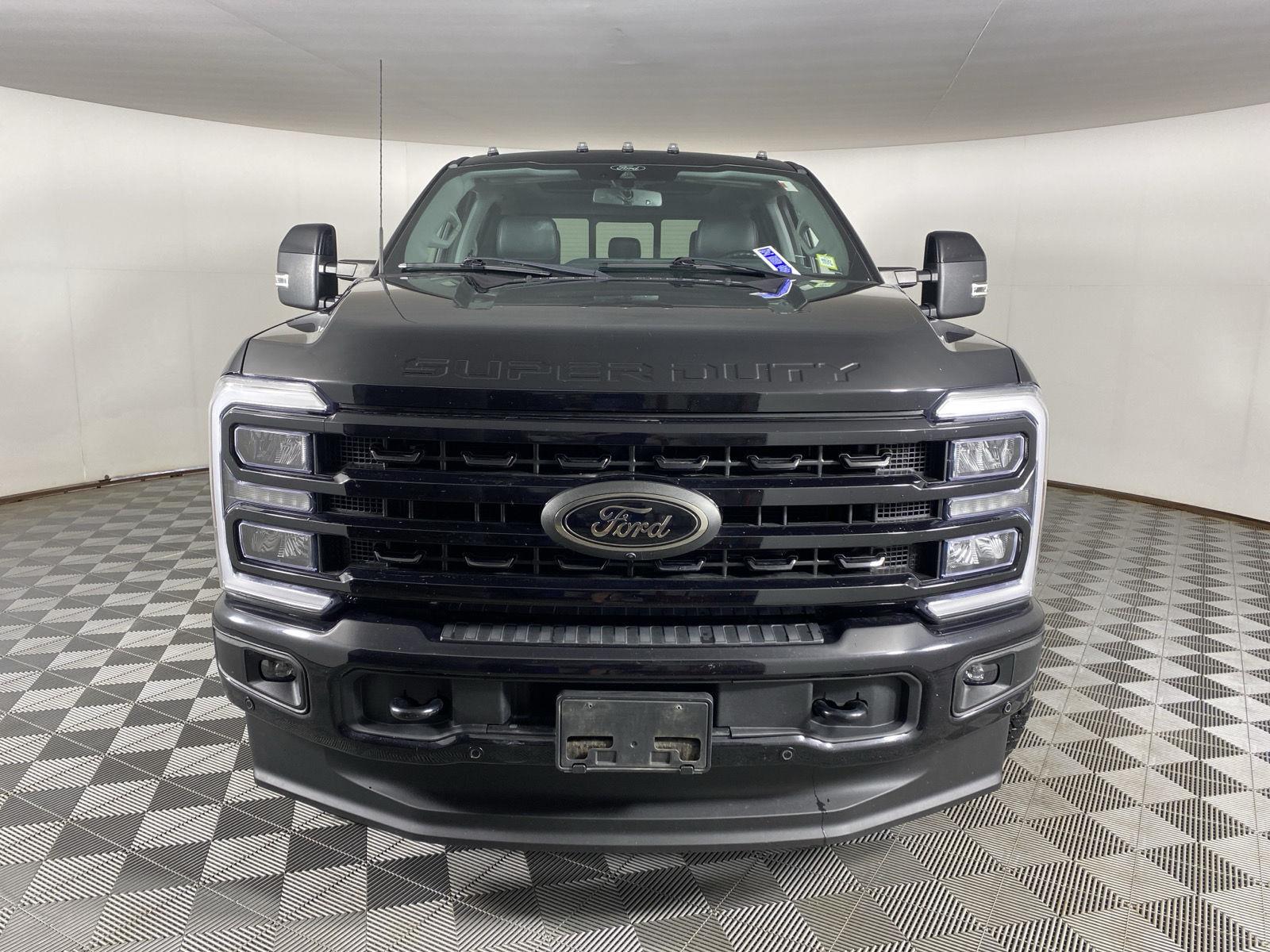 Used 2024  Ford LARIAT image 5