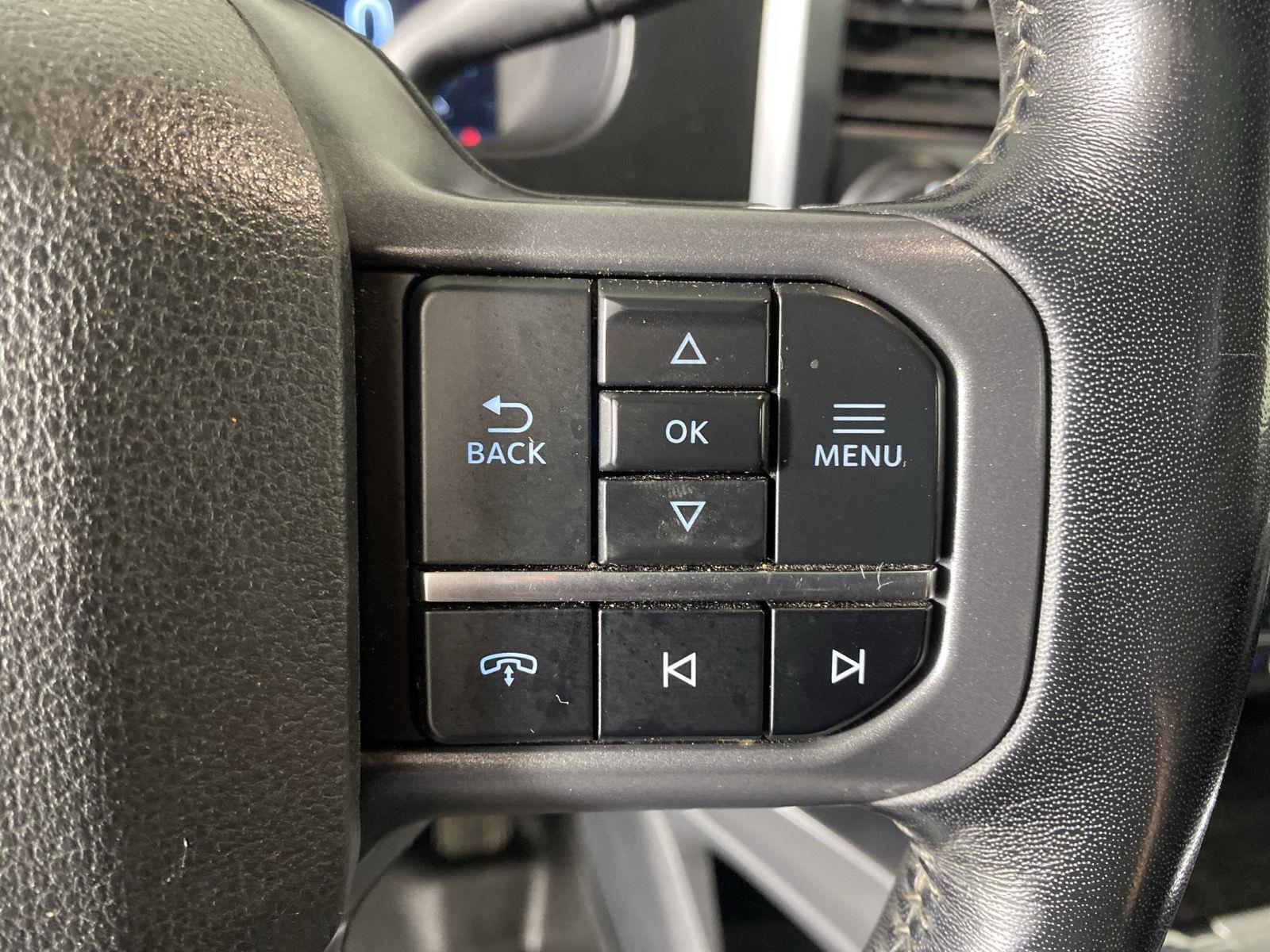 Used 2024  Ford LARIAT image 18