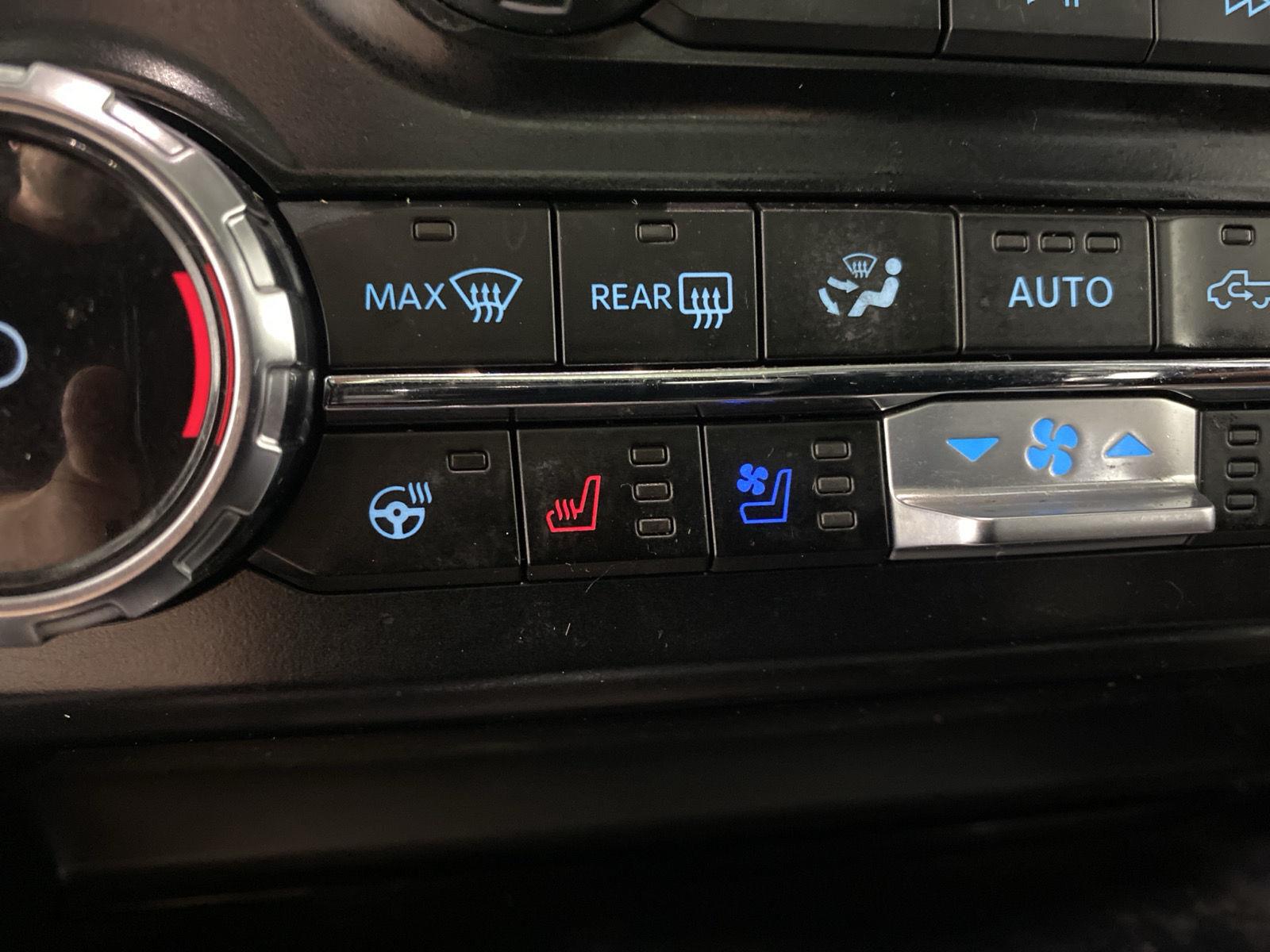 Used 2024  Ford LARIAT image 24