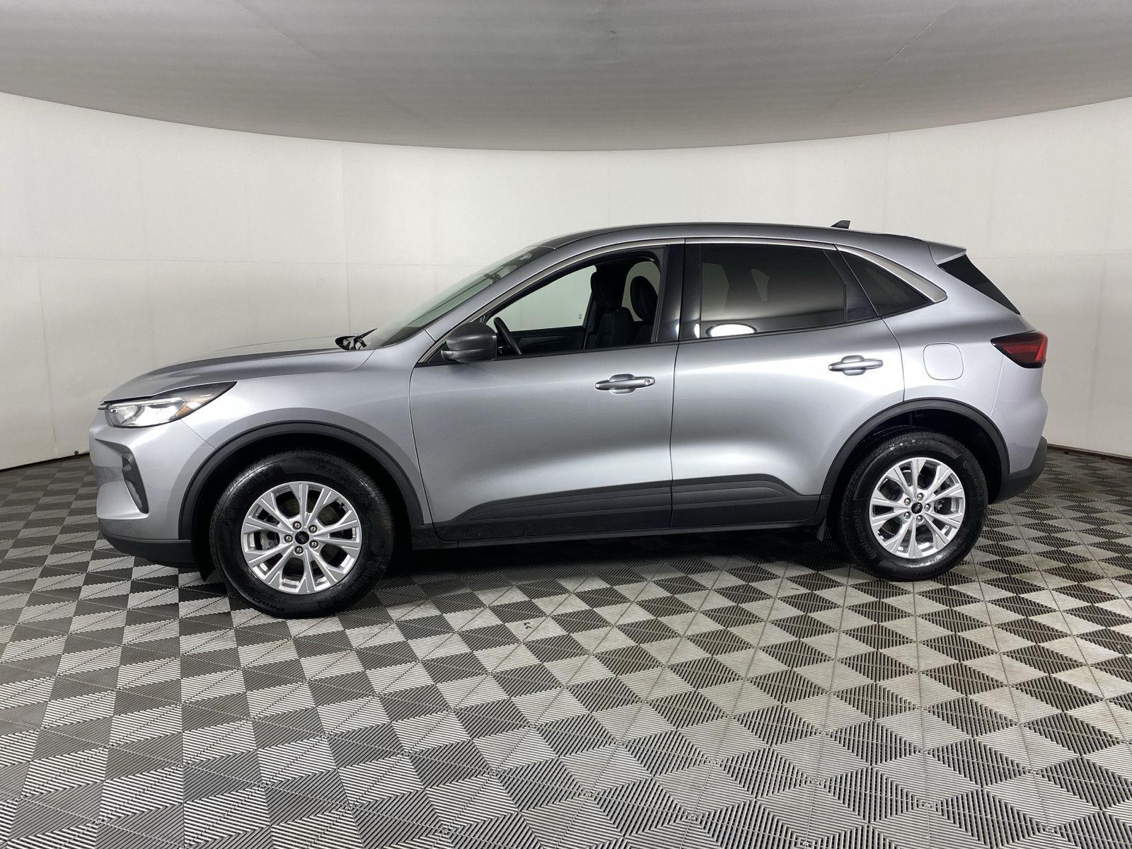 Used 2023 Iconic Silver Ford Active image 7