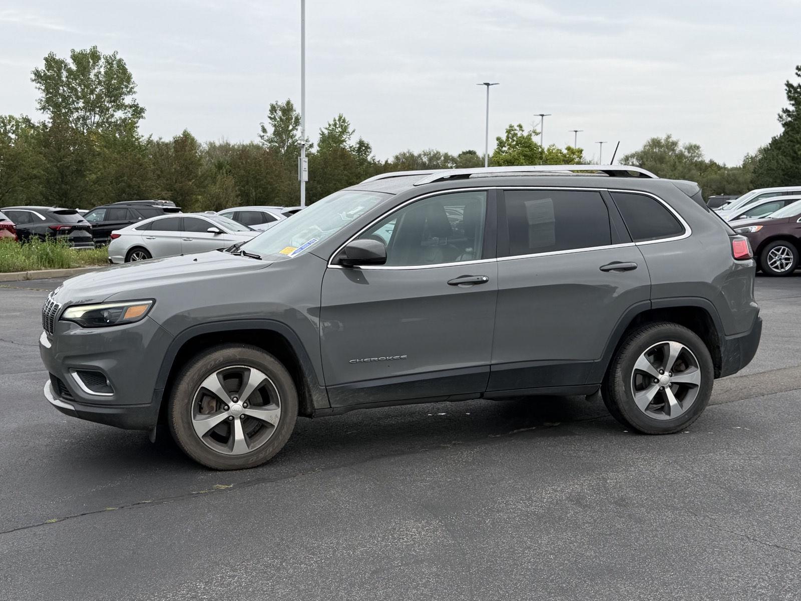 Used 2019 Sting-Gray Clearcoat Jeep Limited image 6