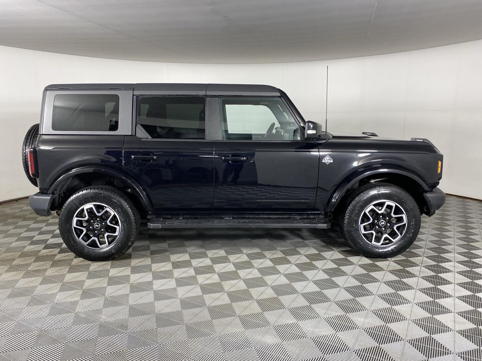 Used 2022 Shadow Black Ford Outer Banks Advanced image 18