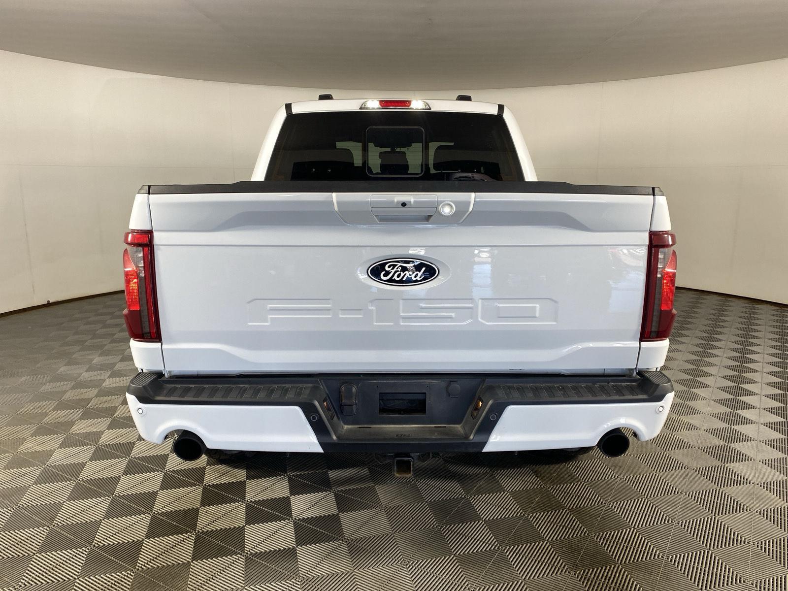 Used 2025 Oxford White Ford XLT image 9