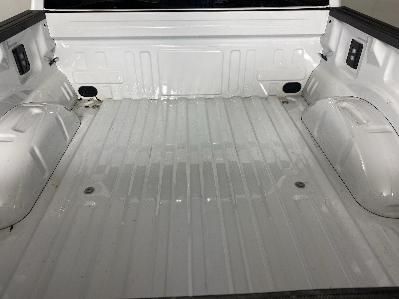 Used 2025 Oxford White Ford XLT image 30