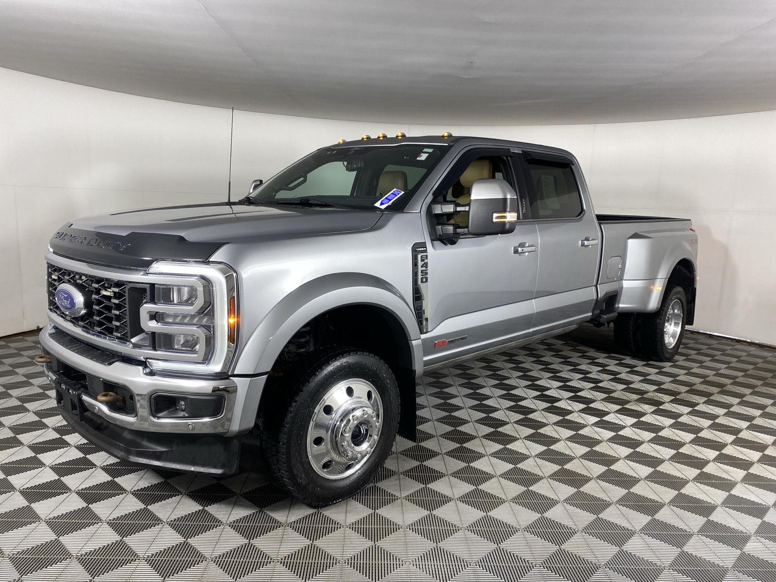 Used 2024 Iconic Silver Ford LARIAT image 3