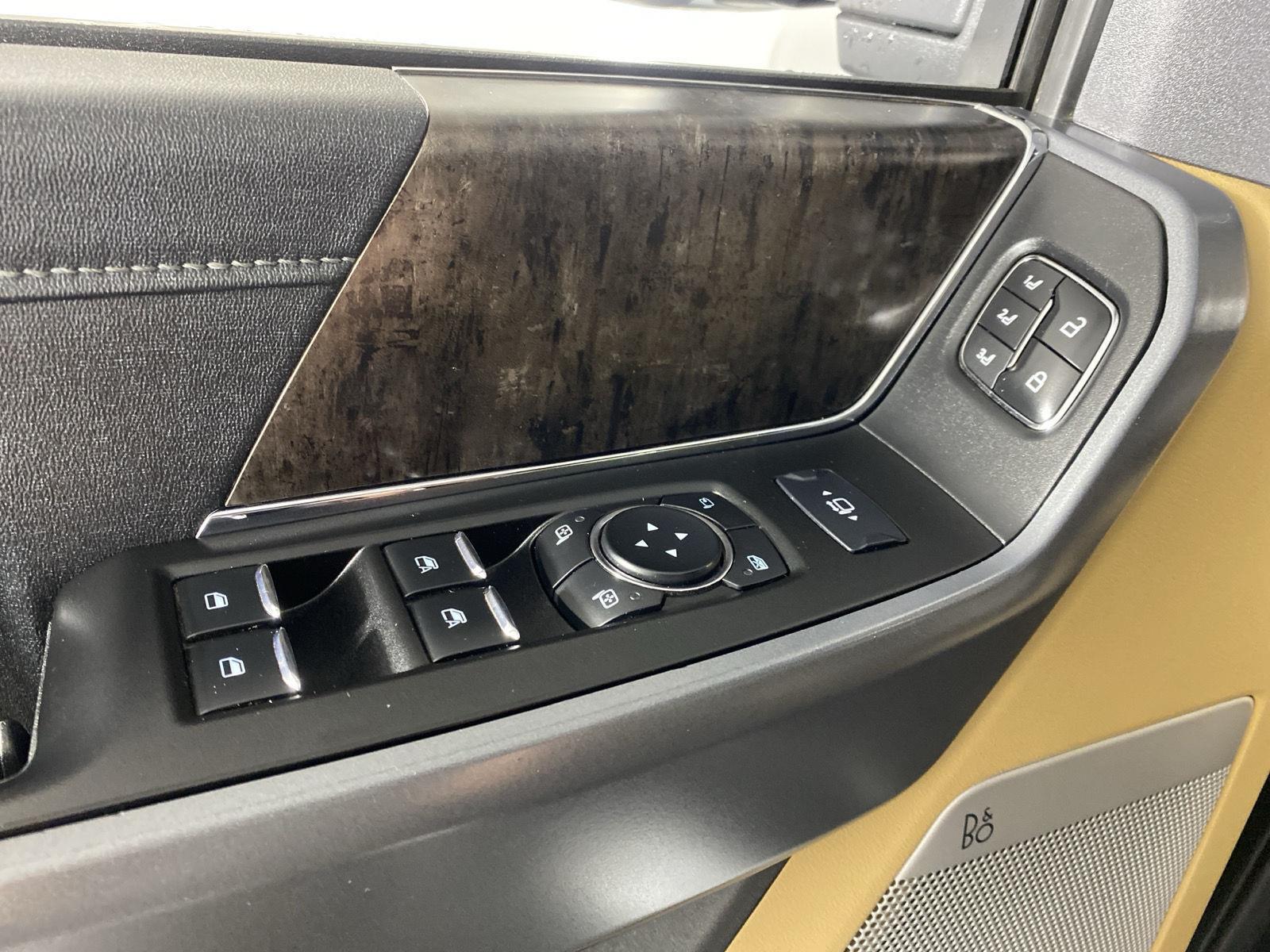 Used 2024 Iconic Silver Ford LARIAT image 11