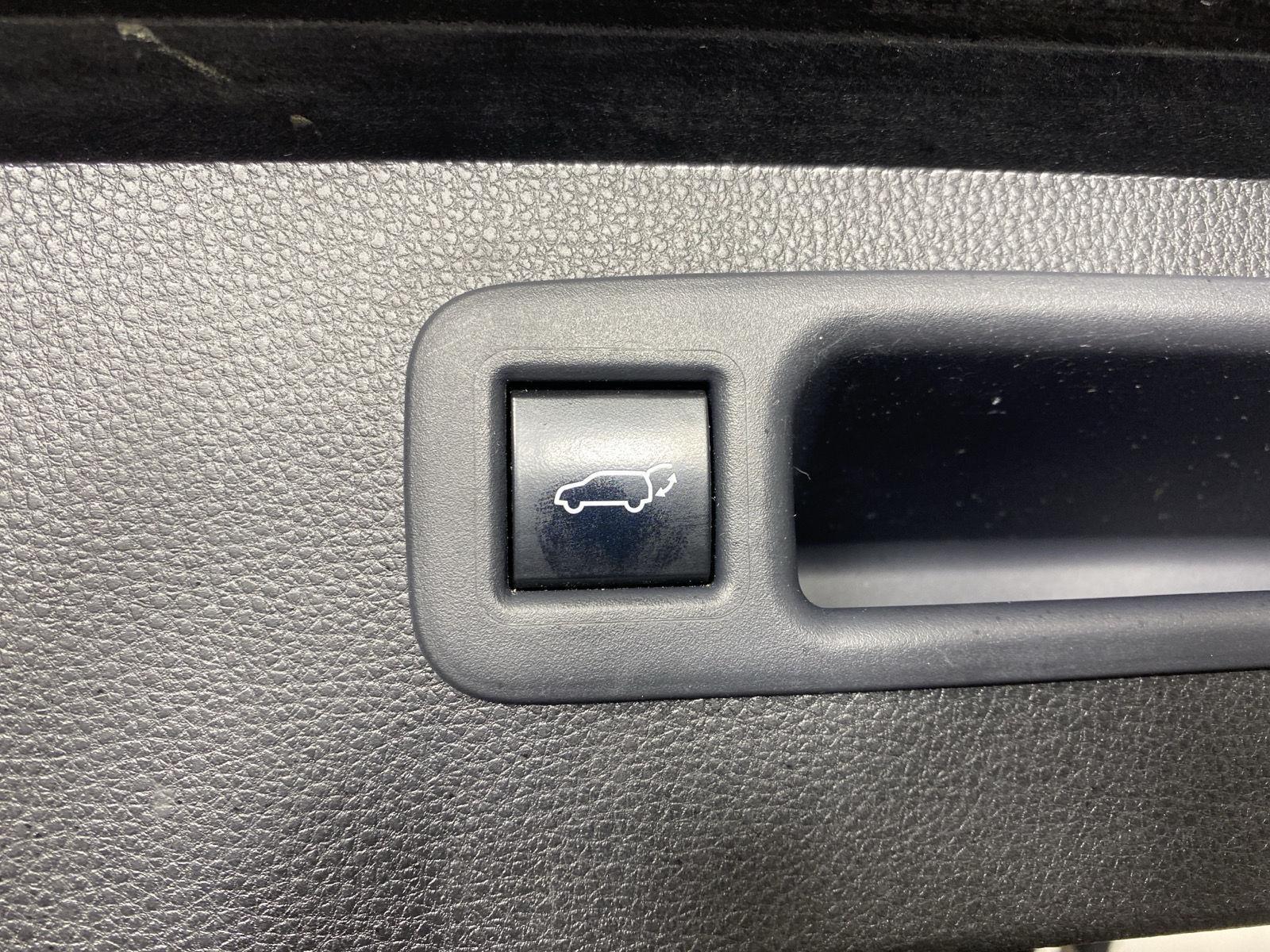 Used 2021 Midnight Black Metallic Toyota XSE image 39