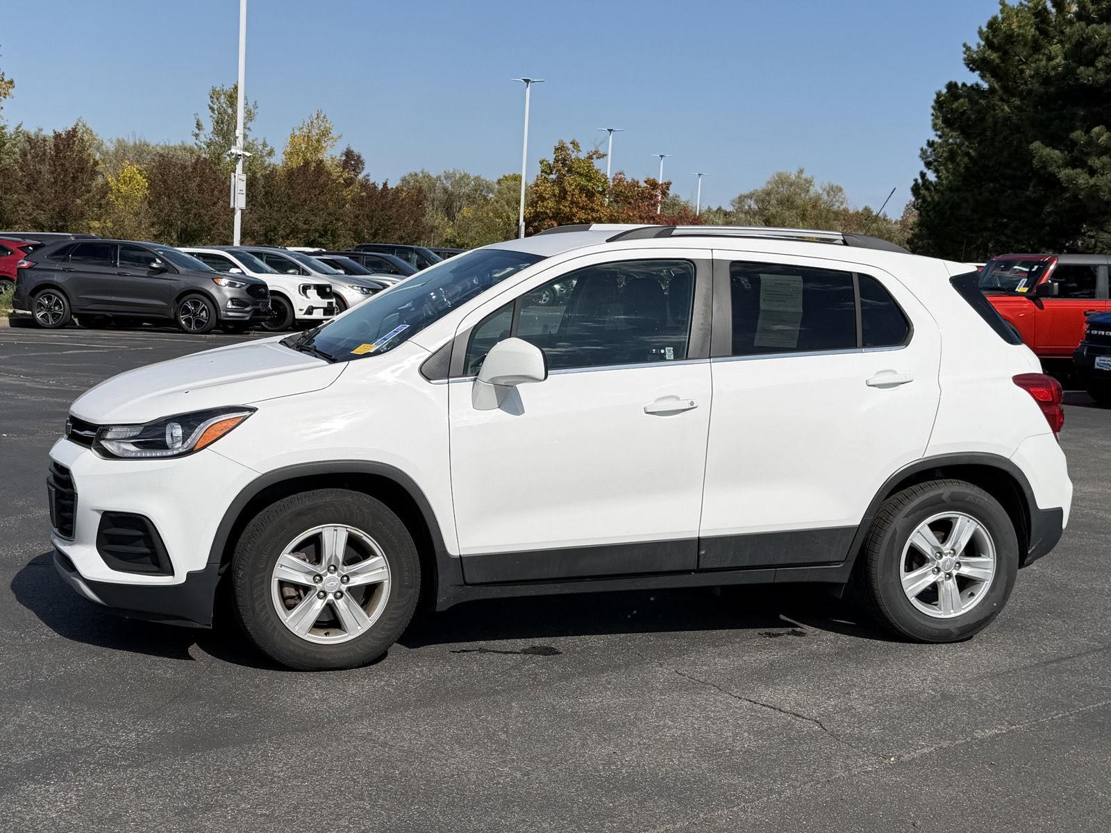 Used 2019 Summit White Chevrolet LT image 4