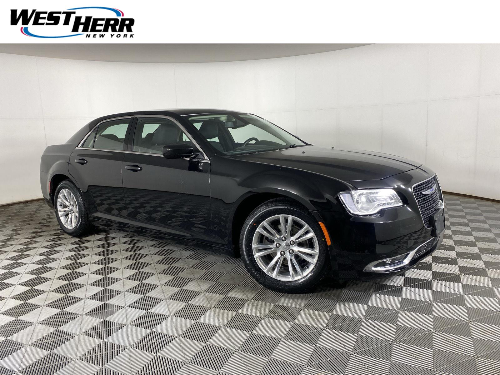 Gloss Black 2019 Chrysler 300 Sedan Rear-Wheel Drive 8-Speed Automatic