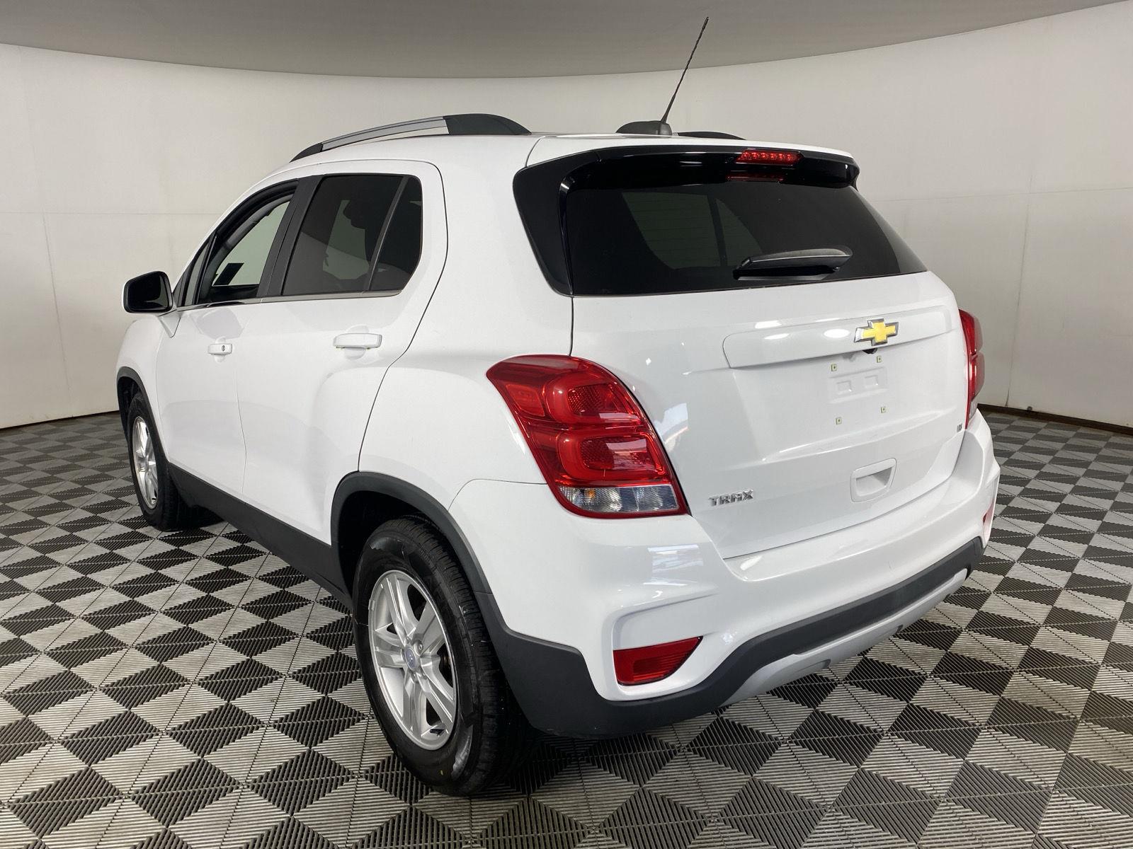Used 2019 Summit White Chevrolet LT image 14