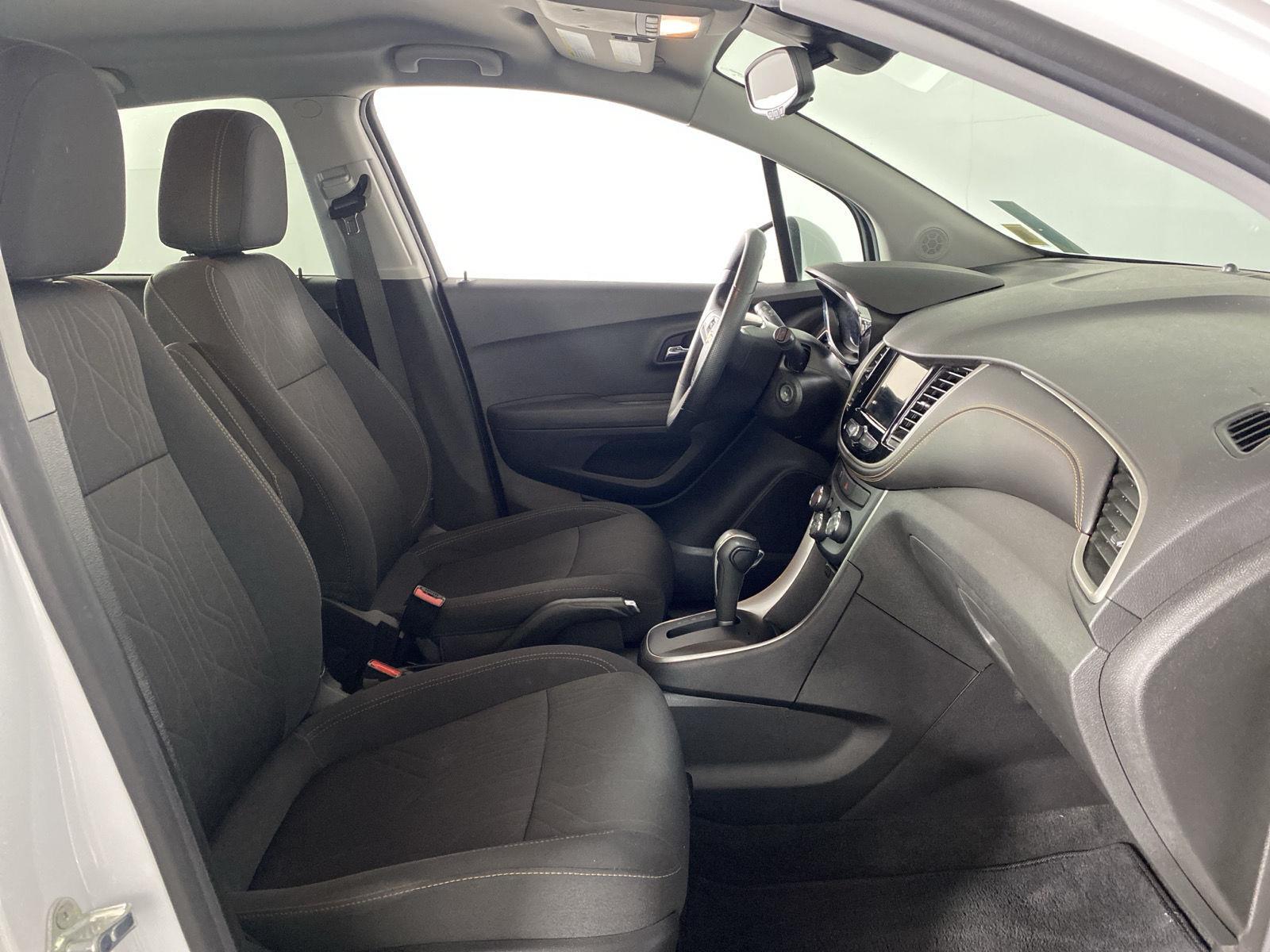 Used 2019 Summit White Chevrolet LT image 32
