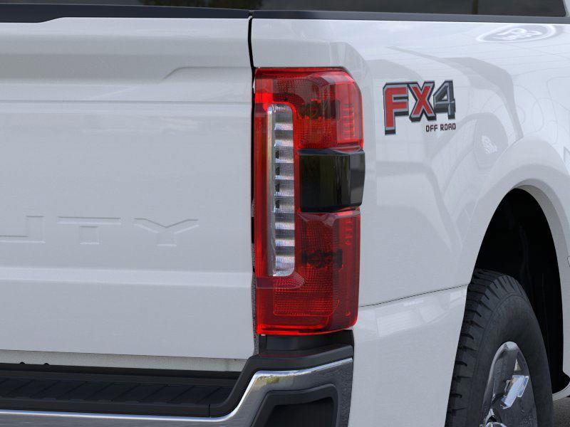 New 2026 Oxford White Ford Lariat image 21