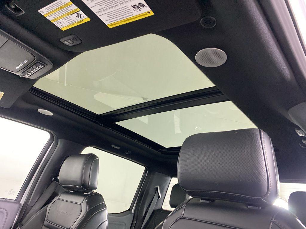 Used 2023 Oxford White Ford Raptor image 7