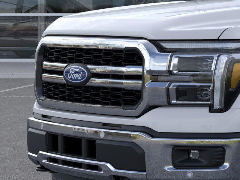 New 2026 Oxford White Ford LARIAT image 17