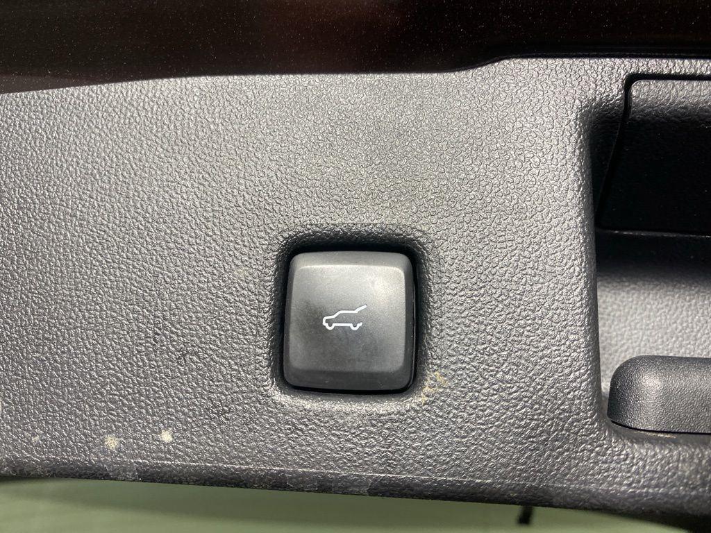 Used 2023 Cinnabar Red Ford Active image 27