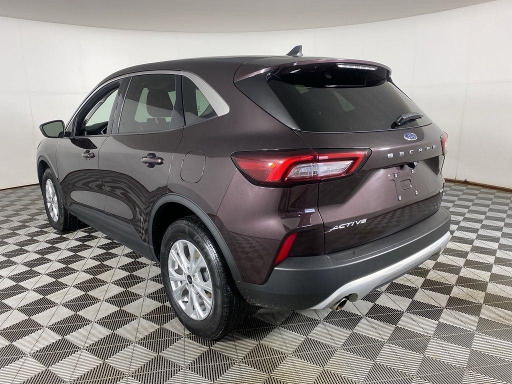 Used 2023 Cinnabar Red Ford Active image 7