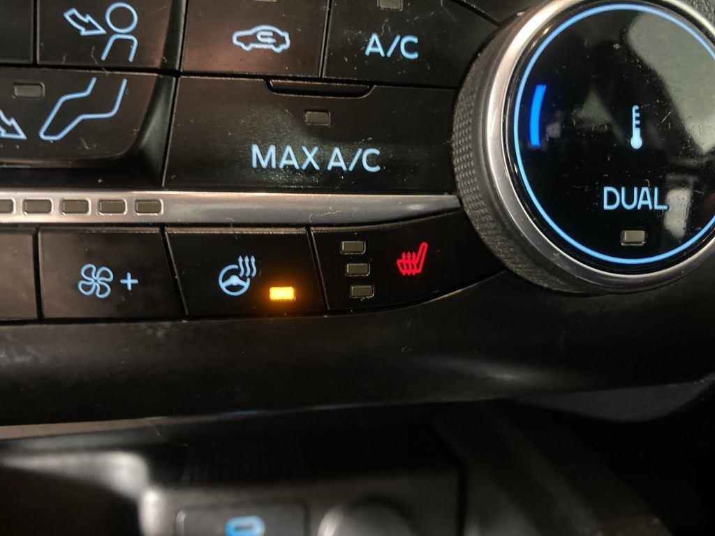 Used 2023 Cinnabar Red Ford Active image 20