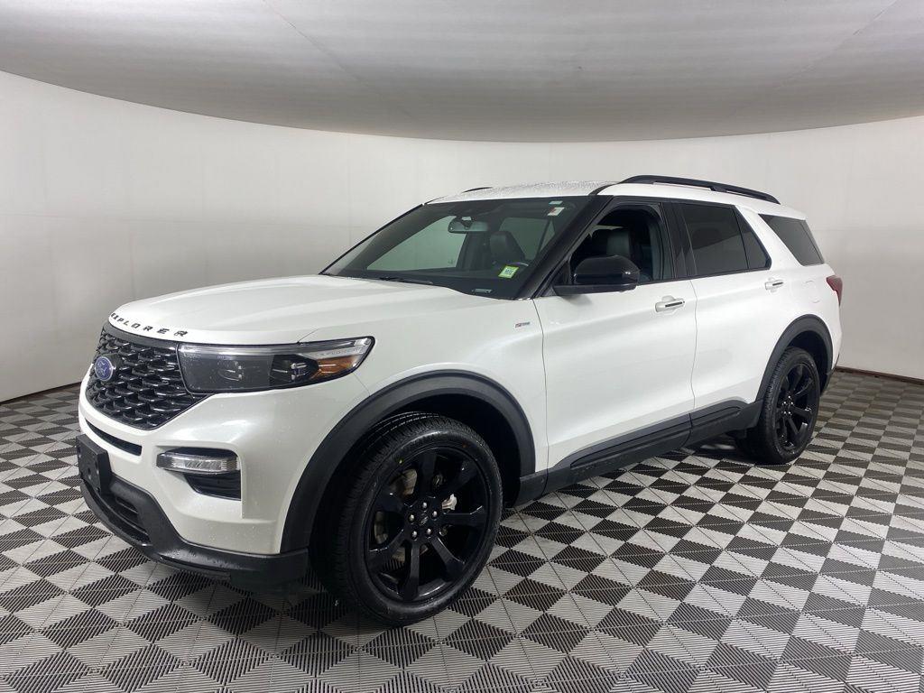 Certified Used 2023 White Metallic Ford ST-Line image 6