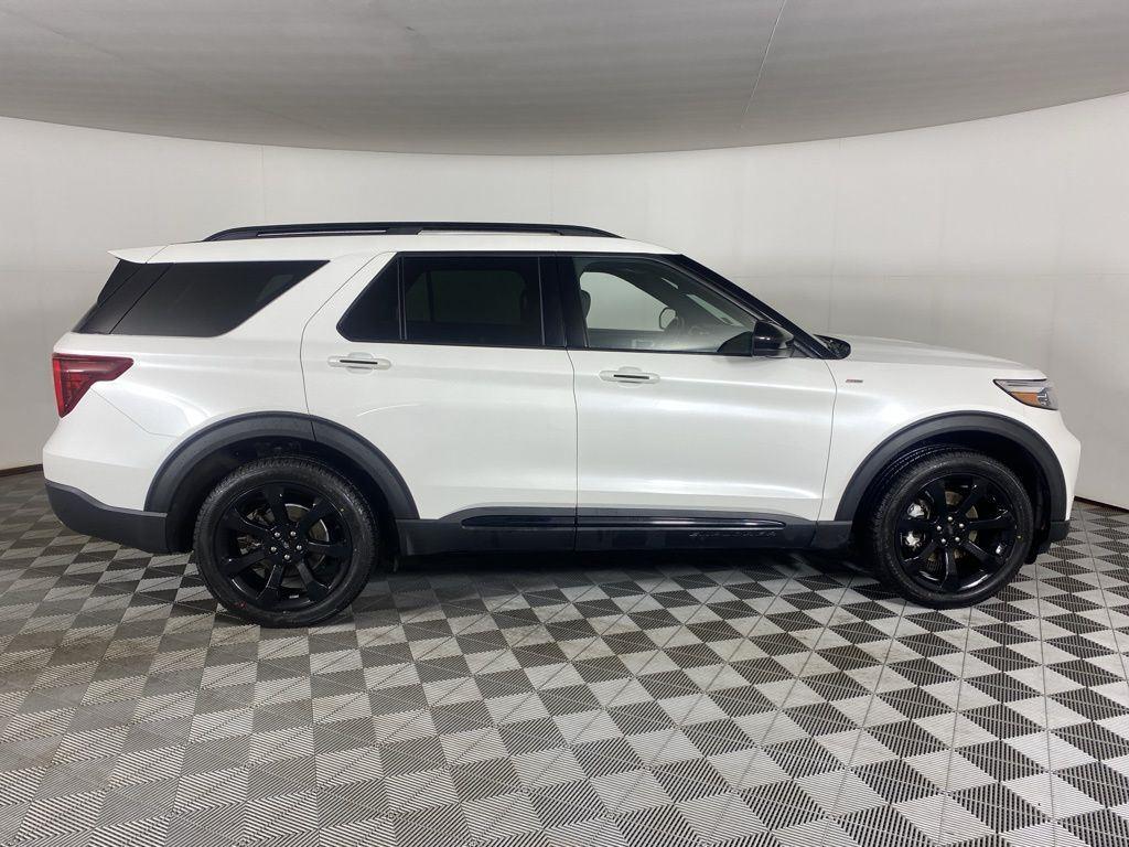 Certified Used 2023 White Metallic Ford ST-Line image 11