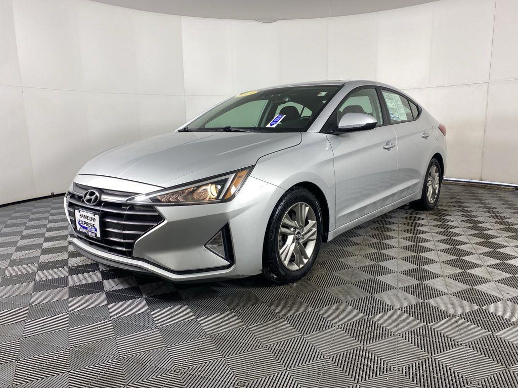 Used 2019 Silver Hyundai Value Edition image 7